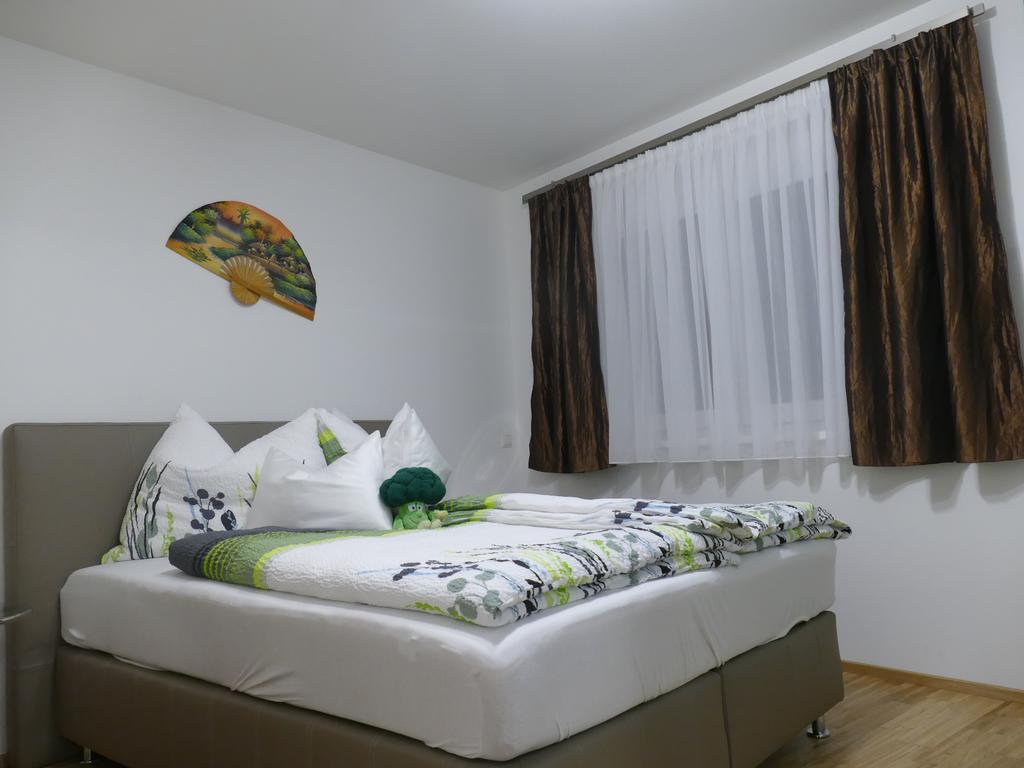 Chads City Apartment Mit Tiefgarage Free Parking Graz Exterior foto