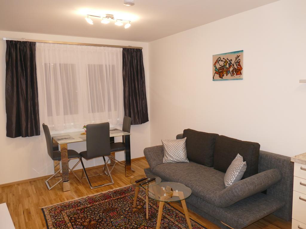 Chads City Apartment Mit Tiefgarage Free Parking Graz Exterior foto