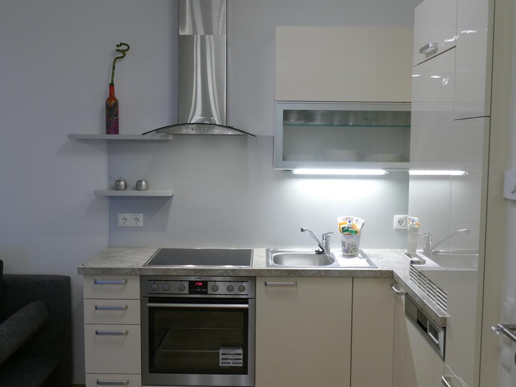Chads City Apartment Mit Tiefgarage Free Parking Graz Exterior foto